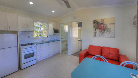 Alex Beach Cabins And Tourist Park - Accommodation Gladstone 22