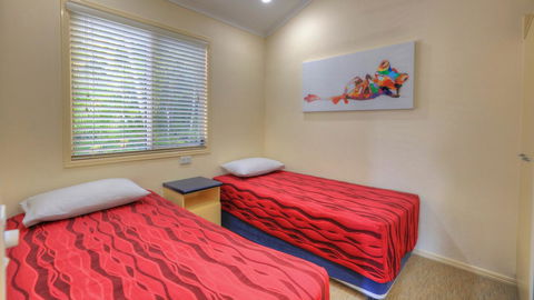 Alex Beach Cabins And Tourist Park - Accommodation Gladstone 12
