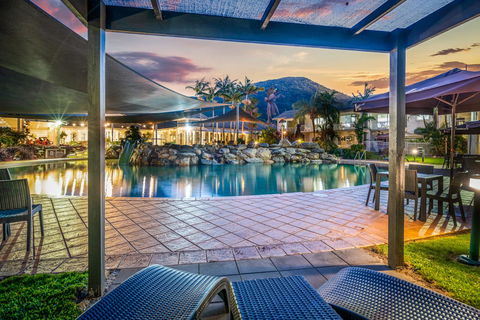 Hotel Grand Chancellor Palm Cove - Accommodation Gladstone 0