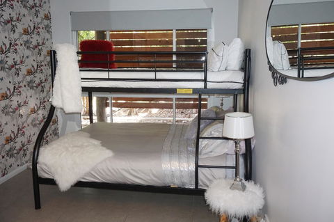 Airlie Beach Eco Cabins - Adults Only - Accommodation Gladstone 17