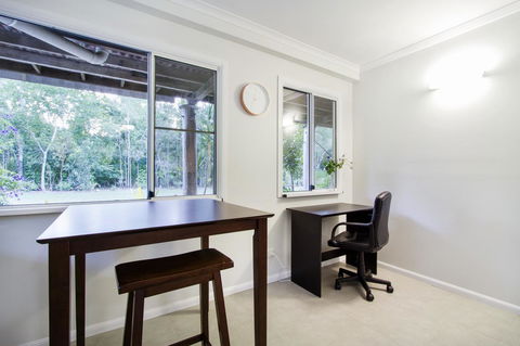 Airlie Beach Eco Cabins - Adults Only - Accommodation Gladstone 42