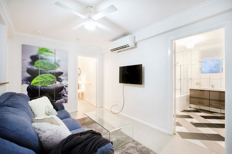 Airlie Beach Eco Cabins - Adults Only - Accommodation Gladstone 41