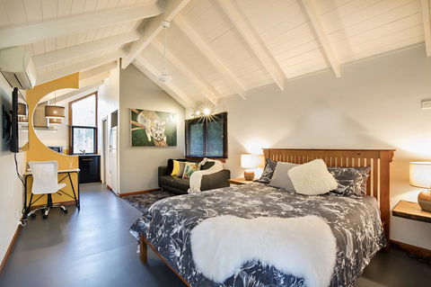 Airlie Beach Eco Cabins - Adults Only - Accommodation Gladstone 20
