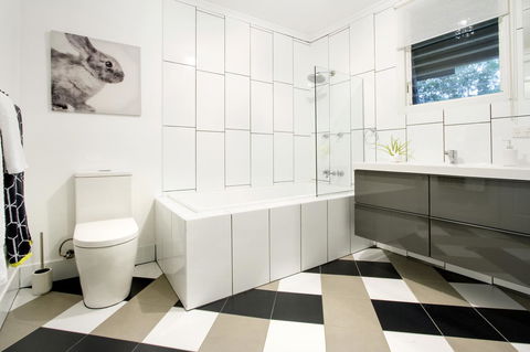 Airlie Beach Eco Cabins - Adults Only - Accommodation Gladstone 34