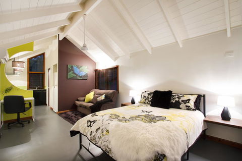Airlie Beach Eco Cabins - Adults Only - Accommodation Gladstone 25