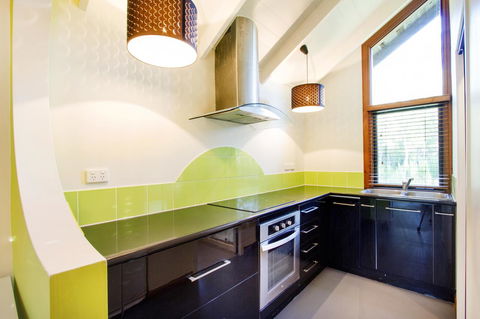 Airlie Beach Eco Cabins - Adults Only - Accommodation Gladstone 10
