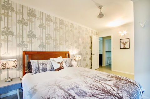 Airlie Beach Eco Cabins - Adults Only - Accommodation Gladstone 33