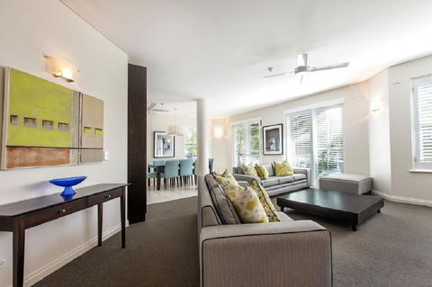 Emerald Noosa - Accommodation Gladstone 7