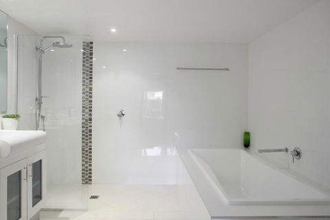 Hotel Laguna - Accommodation Gladstone 5