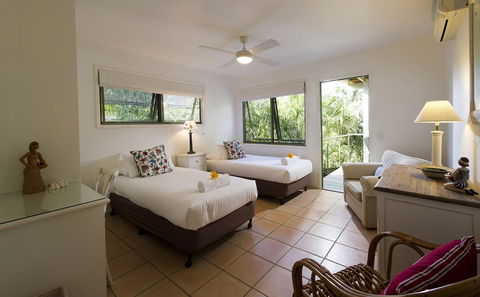 The Retreat Beach Houses - Accommodation Gladstone 10