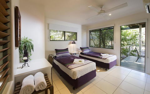 The Retreat Beach Houses - Accommodation Gladstone 16