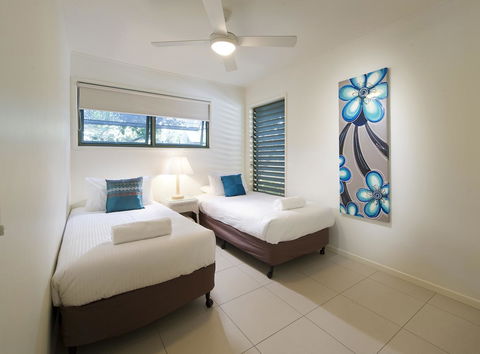 The Retreat Beach Houses - Accommodation Gladstone 12