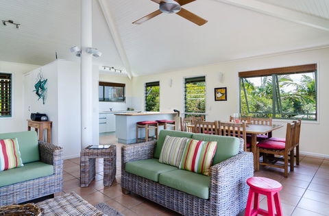 The Retreat Beach Houses - Accommodation Gladstone 20