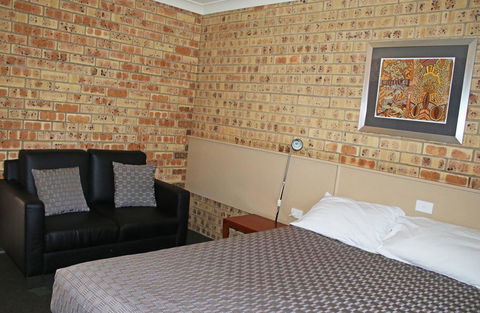 Clermont Country Motor Inn - Accommodation Gladstone 6