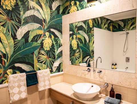 NOMAD - Luxe Apartment - Accommodation Gladstone 12