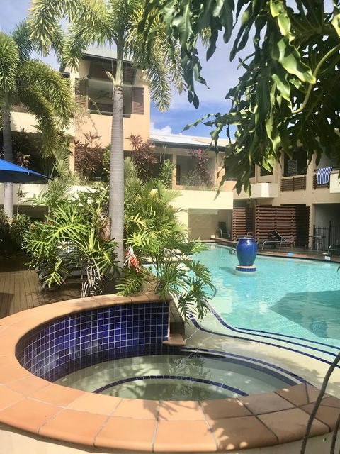 NOMAD - Luxe Apartment - Accommodation Gladstone 17