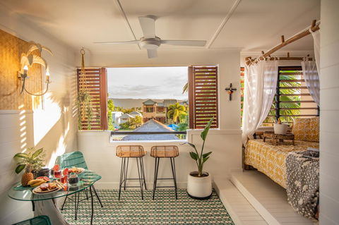 NOMAD - Luxe Apartment - Accommodation Gladstone 1
