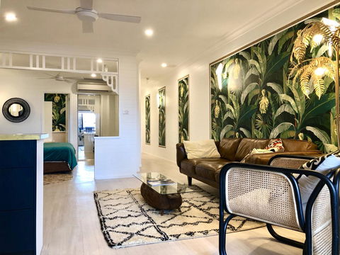 NOMAD - Luxe Apartment - Accommodation Gladstone 24