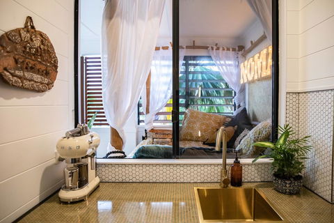 NOMAD - Luxe Apartment - Accommodation Gladstone 10