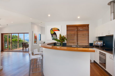 Jolly Roger's Beach House - Accommodation Gladstone 5