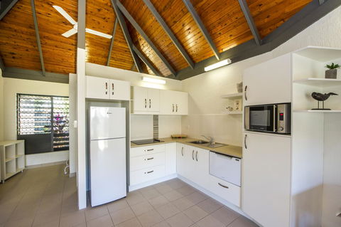 Island Leisure Resort - Accommodation Gladstone 4