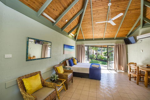 Island Leisure Resort - Accommodation Gladstone 1