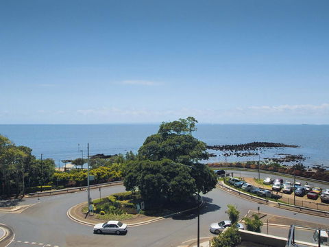 Oaks Redcliffe Mon Komo Suites - Accommodation Gladstone 2