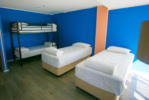 Rainbow Bay Backpackers - Accommodation Gladstone 10