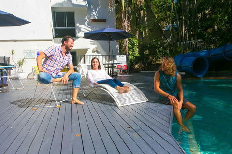 Rainbow Bay Backpackers - Accommodation Gladstone 3