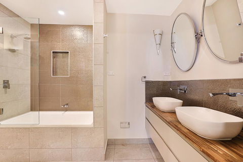 The Rise Noosa - Accommodation Gladstone 12