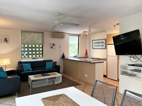 The Hastings Beach Houses - Accommodation Gladstone 9