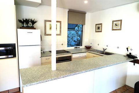 The Hastings Beach Houses - Accommodation Gladstone 37