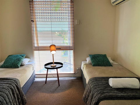 The Hastings Beach Houses - Accommodation Gladstone 1