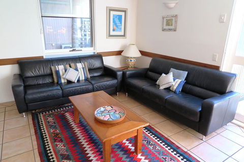 The Hastings Beach Houses - Accommodation Gladstone 36