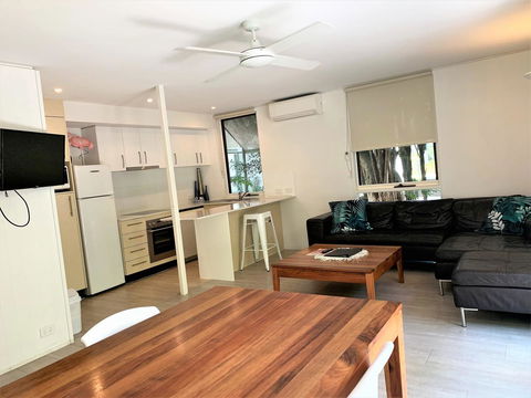 The Hastings Beach Houses - Accommodation Gladstone 5
