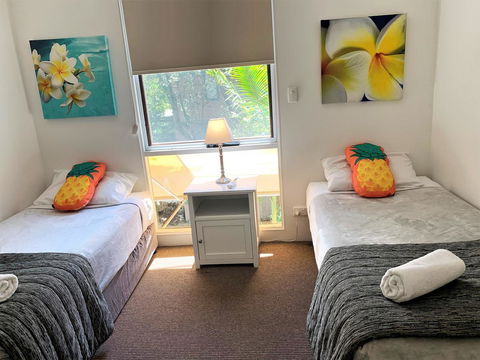 The Hastings Beach Houses - Accommodation Gladstone 3