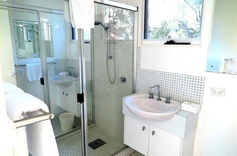 The Hastings Beach Houses - Accommodation Gladstone 33
