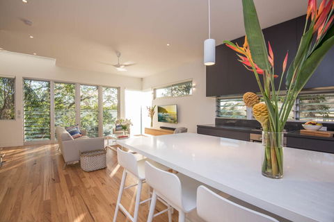 The Hastings Beach Houses - Accommodation Gladstone 28