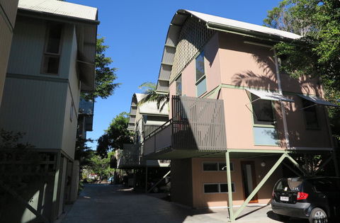 The Hastings Beach Houses - Accommodation Gladstone 32