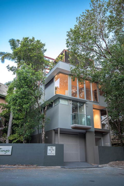 The Hastings Beach Houses - Accommodation Gladstone 0