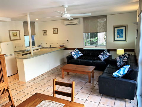 The Hastings Beach Houses - Accommodation Gladstone 10