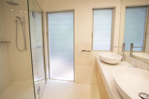 The Cove Noosa - Accommodation Gladstone 39