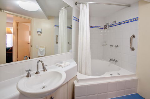 Nautilus Resort Mooloolaba - Accommodation Gladstone 24