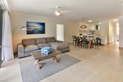 Frangipani 104 - Hamilton Island - Accommodation Gladstone 4