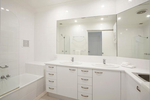 Noosa Shores Resort - Accommodation Gladstone 1