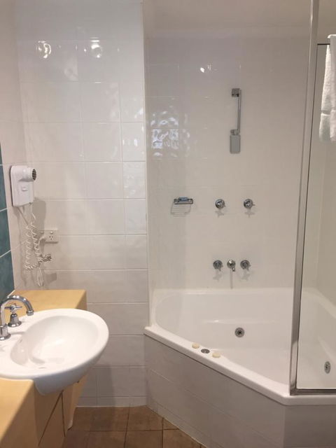 Portsea 26 - Accommodation Gladstone 13