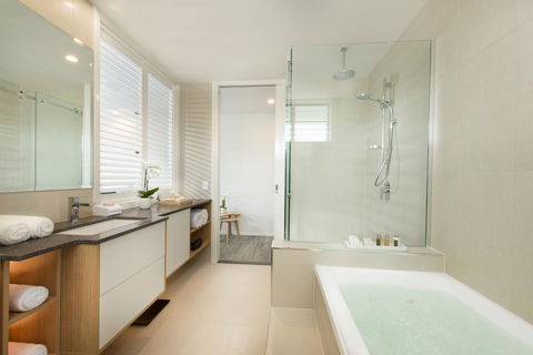 Heart Hotel And Gallery Whitsundays - Accommodation Gladstone 1