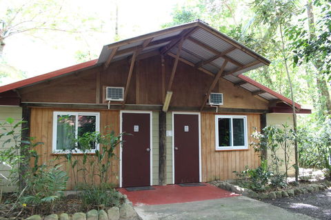 PK\'s Jungle Village - Accommodation Gladstone 7