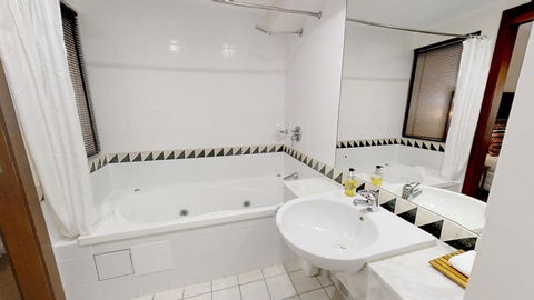 Silkari The Pavilions - Accommodation Gladstone 3