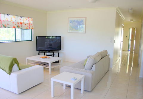 Magnetic Sunsets Resort - Accommodation Gladstone 2